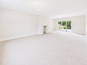 Lounge- click for photo gallery